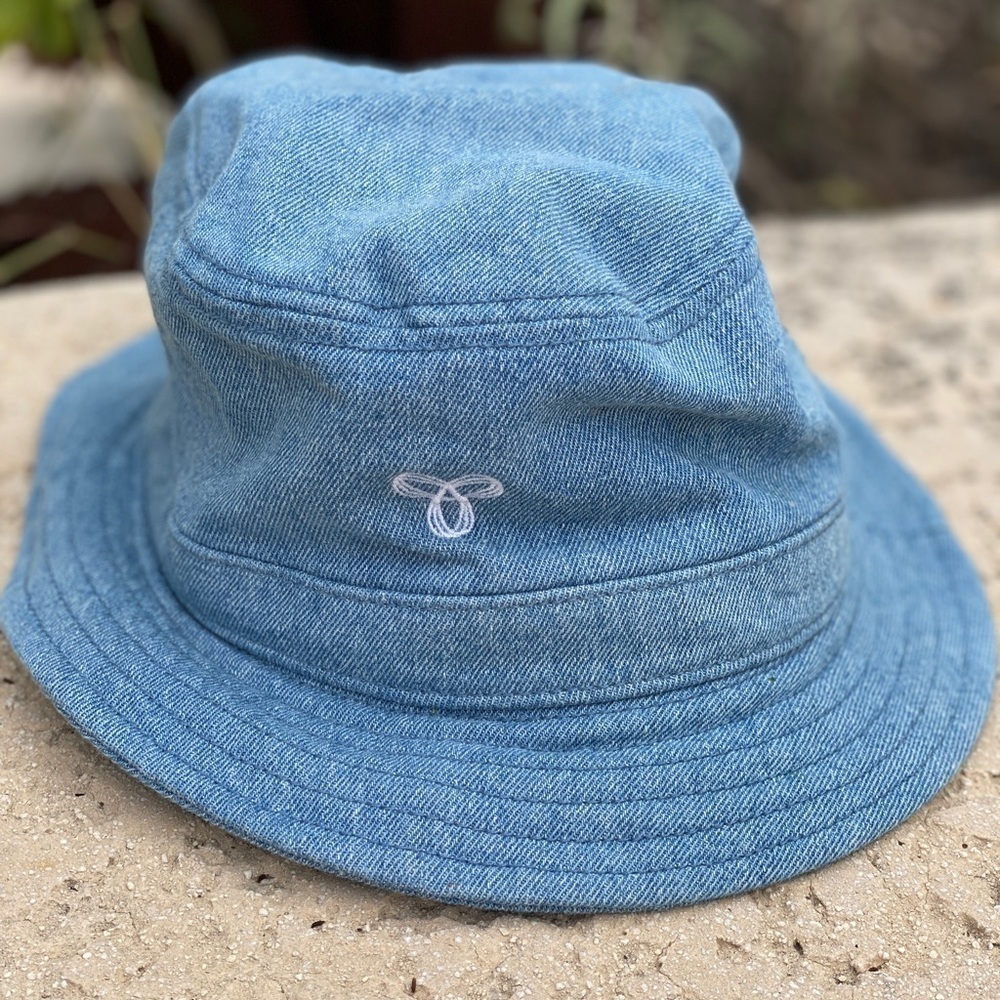 Aritzia Tna denim bucket hat one size light wash y2k streetwear hipster boho